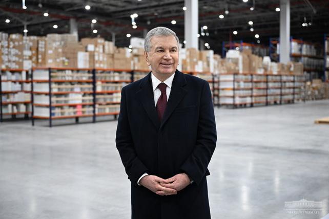 Shavkat Mirziyoyev visited the Grand Pharm Logistics Hub, a key logistics center.